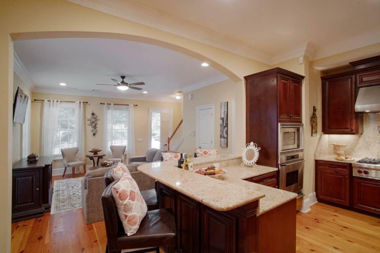 Beautiful 3Bed Townhome In Historic Downtown Savannah Bagian luar foto