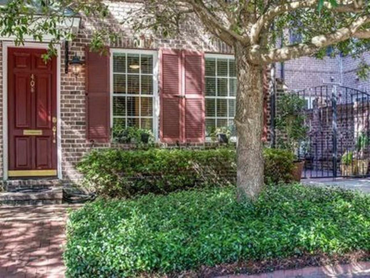 Beautiful 3Bed Townhome In Historic Downtown Savannah Bagian luar foto